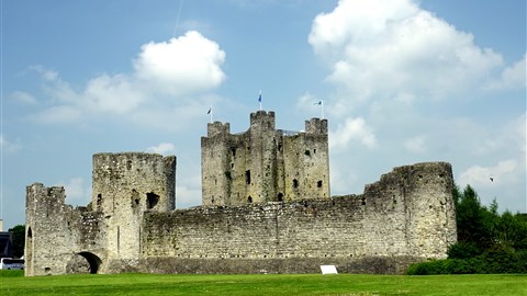 Zbytky impozantních středověkých hradů