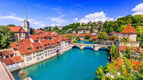 Kouzelné město Bern s jeho typickými kašnami