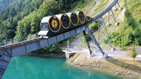 Stoos - jedna z nejstrmějších železnic světa