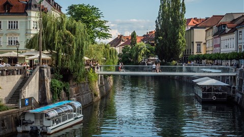 Kolébka architektury uvnitř zeleně