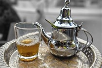 Je libo šálek čaje?