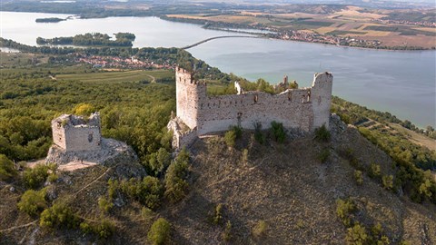 bývalý gotický královský hrad