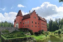 krásný renesanční vodní zámek