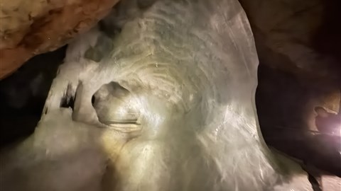 nezapomenutelná ledová jeskyně