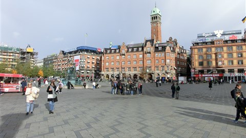 pulsující život na historických náměstích